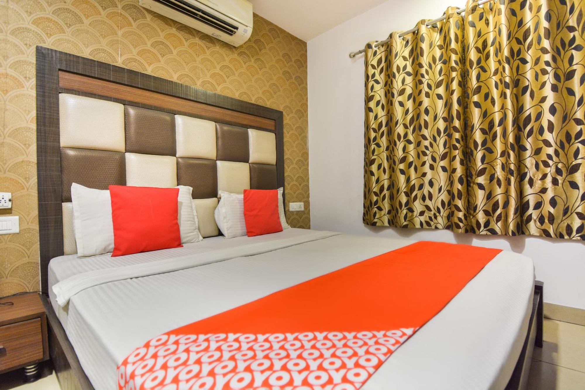 OYO 19392 Hotel Lexis Ludhiana Buitenkant foto