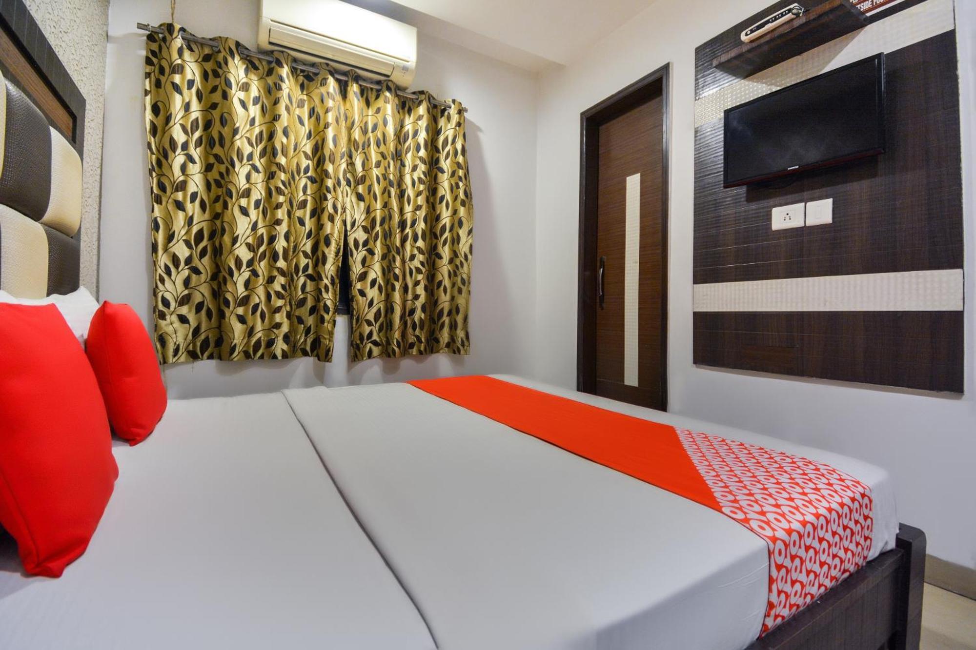 OYO 19392 Hotel Lexis Ludhiana Buitenkant foto
