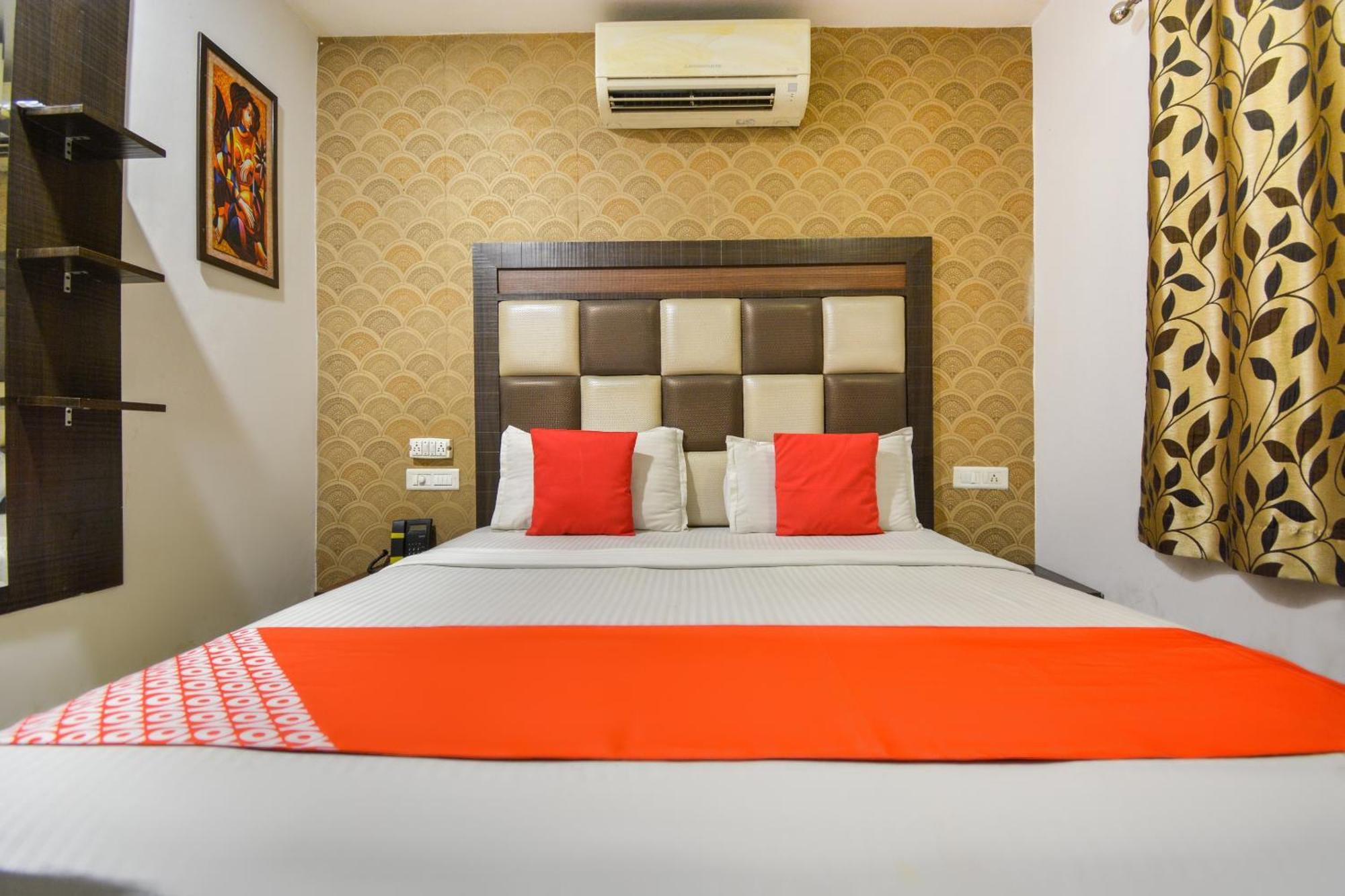 OYO 19392 Hotel Lexis Ludhiana Buitenkant foto